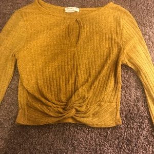 Crop top  long sleeve:)